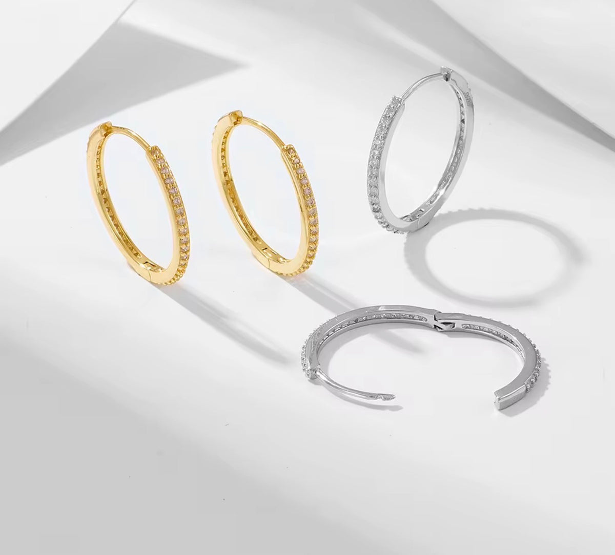 The Avery Hoops – Pavé Oval Earrings