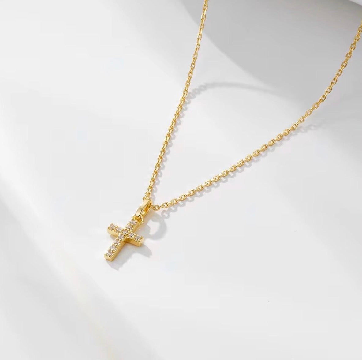The Dolly Crystal Pendant Necklace