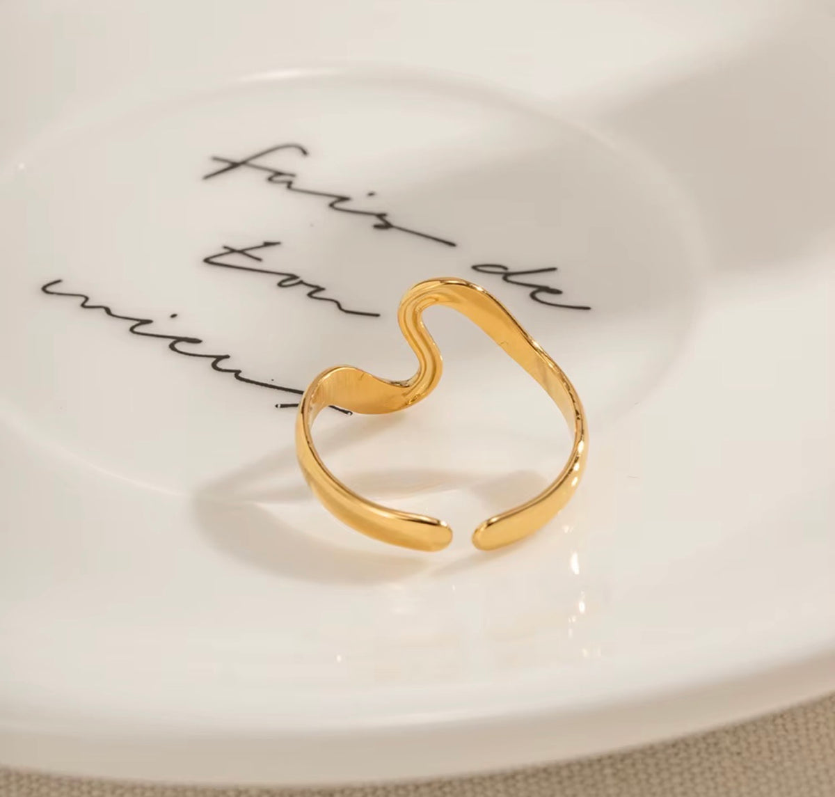 Wave Ring – Gold-Tone Stainless Steel Adjustable