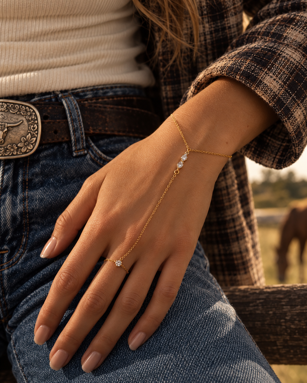 The Aveline Hand Chain