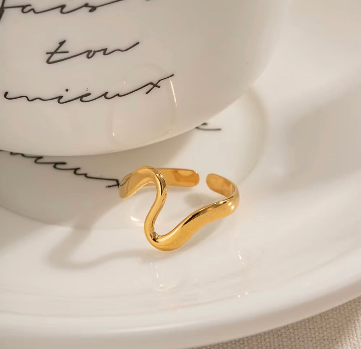 Wave Ring – Gold-Tone Stainless Steel Adjustable