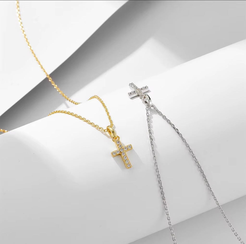 The Dolly Crystal Pendant Necklace