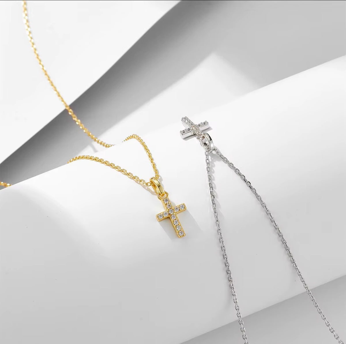 The Dolly Crystal Pendant Necklace