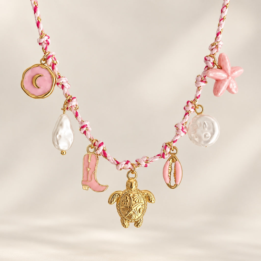Collier Pink Tide rose et doré en présentation produit